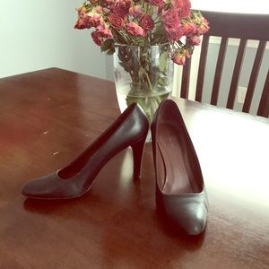 Banana republic black heels